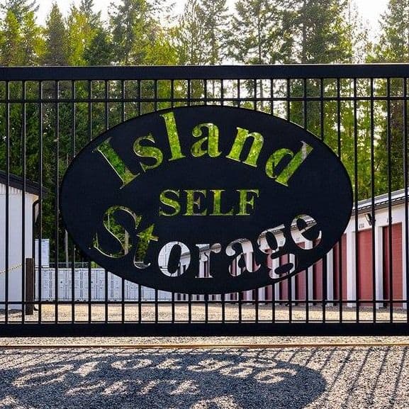 Island Self Storage logo